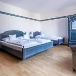 Vendégház U-nautic Restaurant & 3*