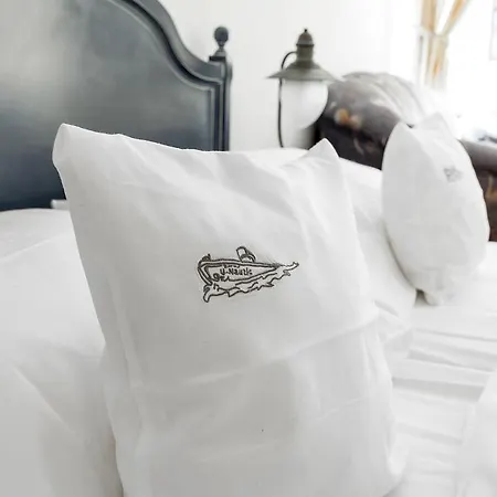 U-nautic Restaurant & بيت ضيافة فارين