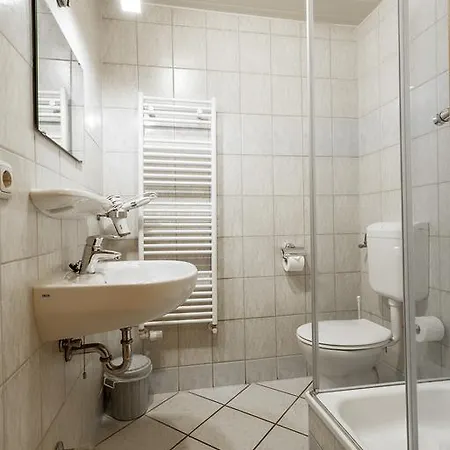 U-nautic Restaurant &