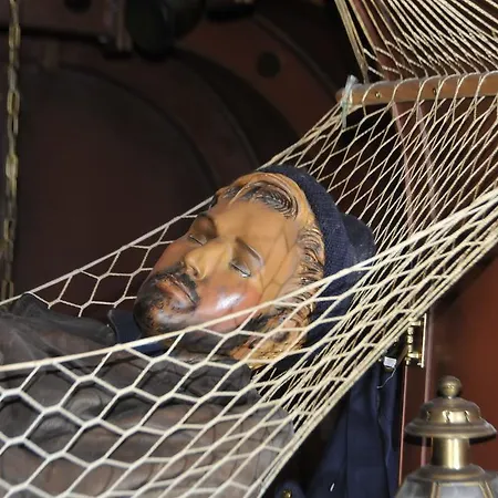 U-nautic Restaurant &