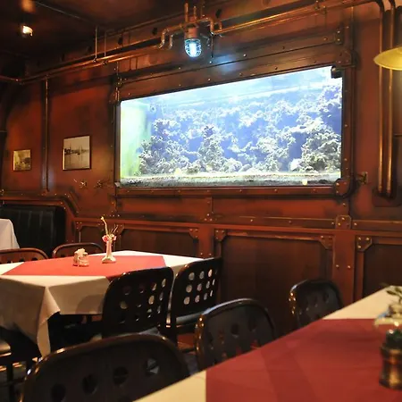 بيت ضيافة U-nautic Restaurant & 3*