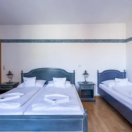 U-nautic Restaurant & 3* فارين