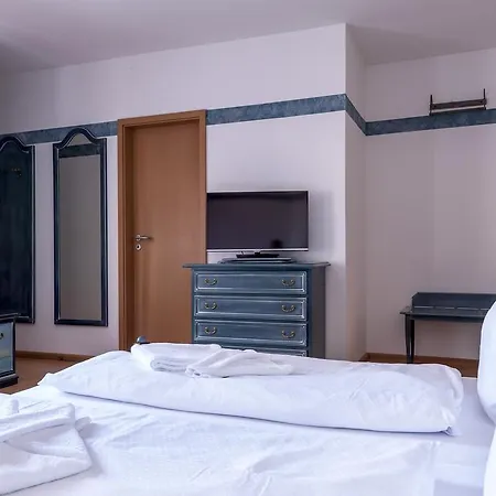 U-nautic Restaurant & Gæstehus Waren (Mueritz)