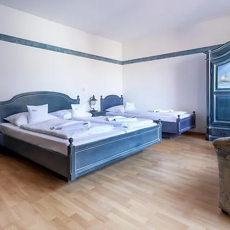 بيت ضيافة U-nautic Restaurant & 3*