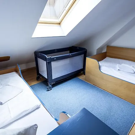 U-nautic Restaurant & 3* فارين