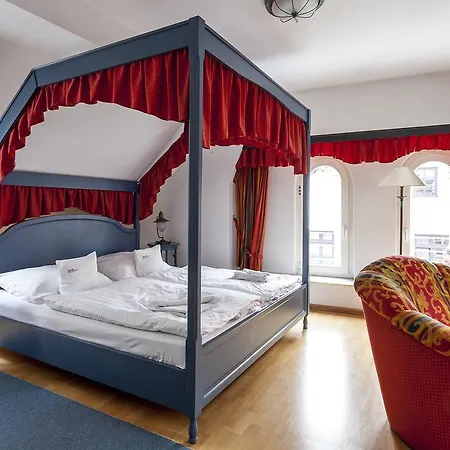 U-nautic Restaurant & بيت ضيافة فارين