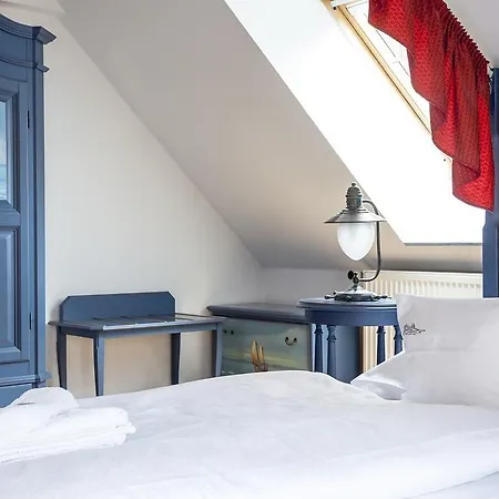 U-nautic Restaurant & بيت ضيافة