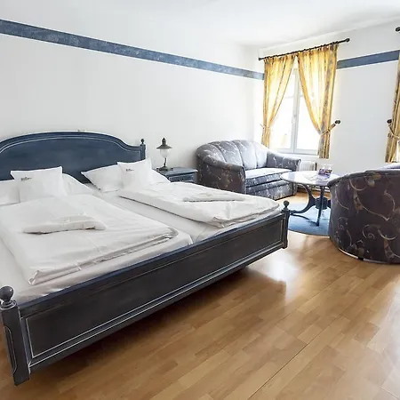 U-nautic Restaurant & Gæstehus 3*