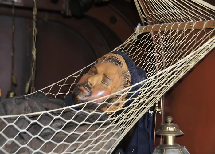 U-nautic Restaurant &